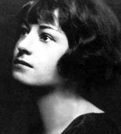 Picture of Dorothy Parker. This media file is in the public domain in the United States. 