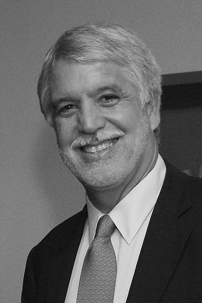Picture of Enrique Peñalosa. This file is licensed under the Creative Commons Attribution-Share Alike 2.0 Generic licence.