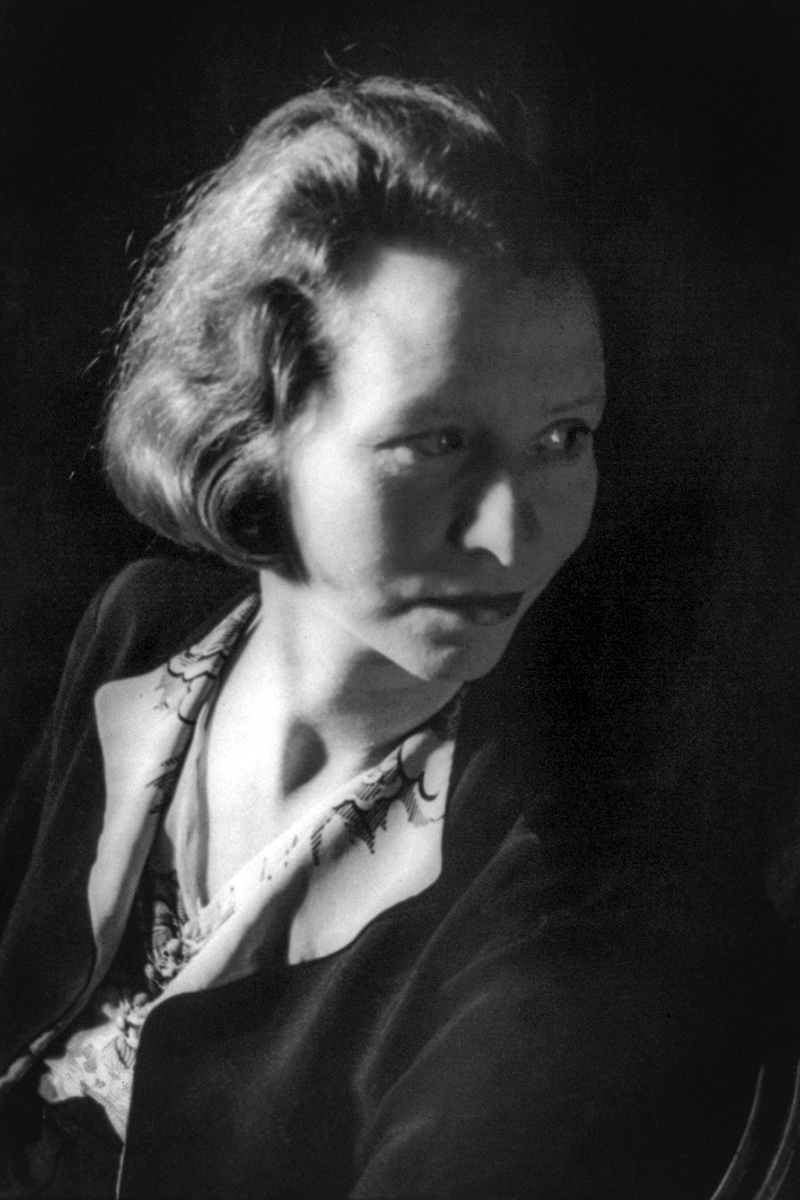 Picture of Edna St Vincent Millay. This work is from the Carl Van Vechten Photographs collection at the Library of Congress. According to the library, there are no known copyright restrictions on the use of this work.