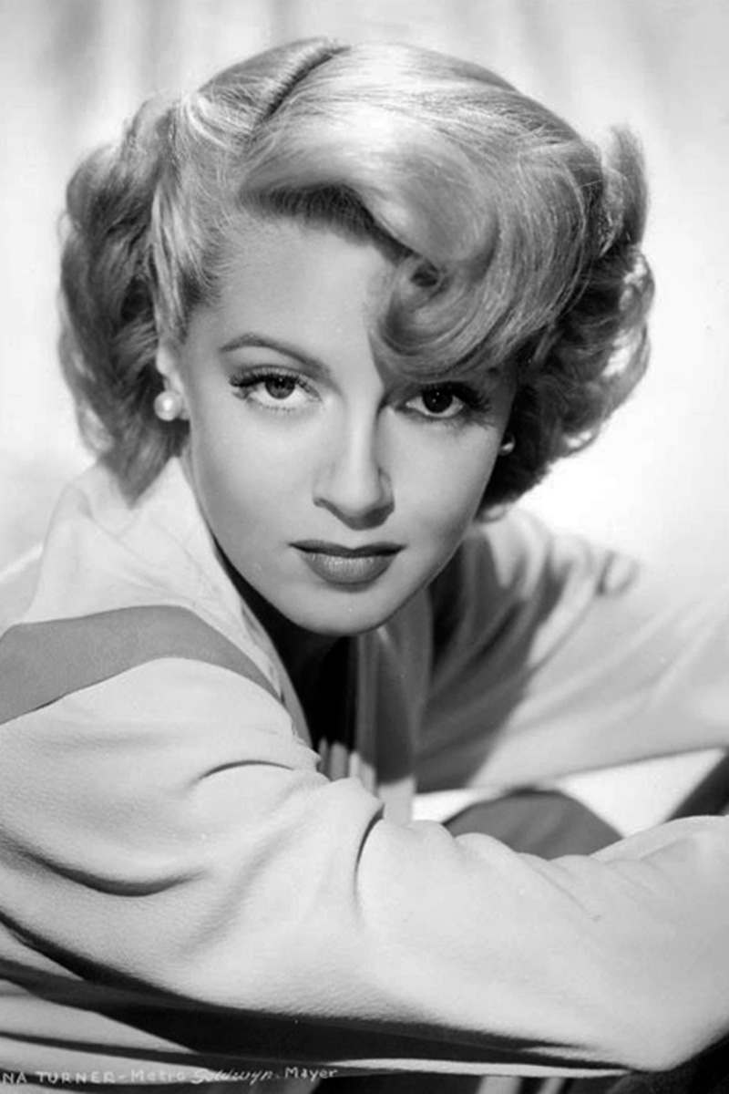 Picture of Lana Turner. This work is in the public domain in the United States because it was published in the United States between 1927 and 1977, inclusive, without a copyright notice. 