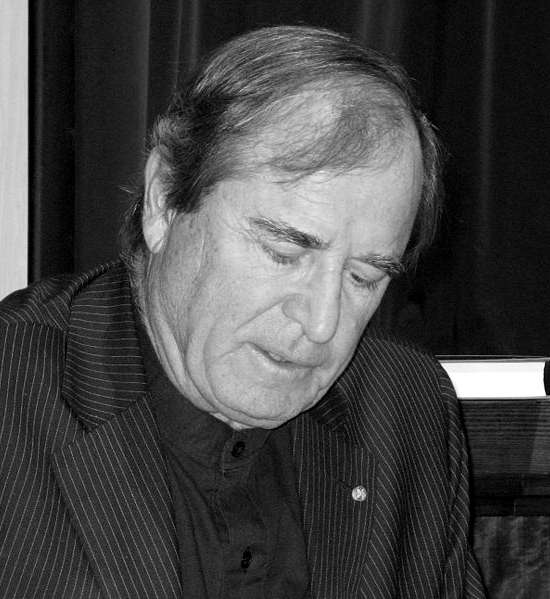 Picture of Paul Theroux. Paul Theroux at the Chicago Public Library during his book tour for Ghost Train to the Eastern Star. September 25th 2008. Original photograph by Rupal Agrawal.